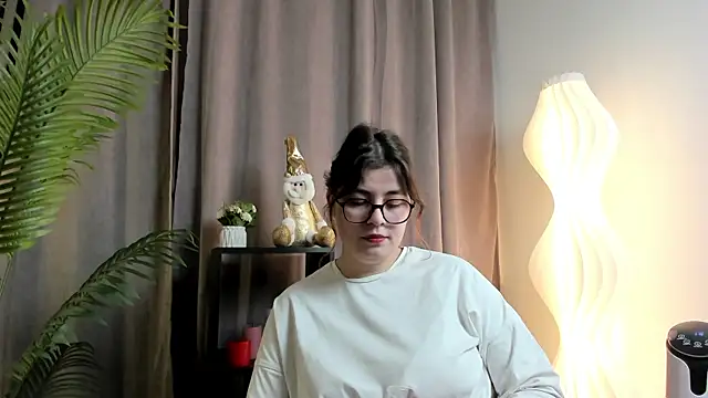 SuzieAllery online show from December 2025 10:30:02 AM