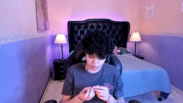 Sasha Venom online show from March 2026 11:32:01 PM