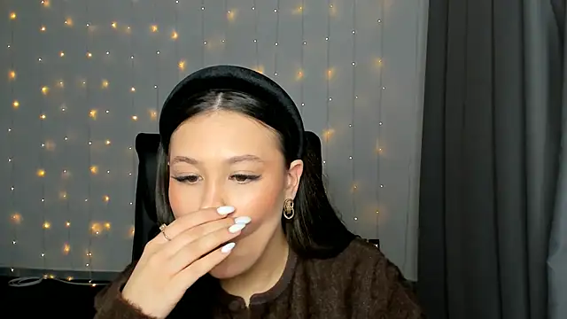 ArnitaAsma online show from December 2025 03:49:02 PM