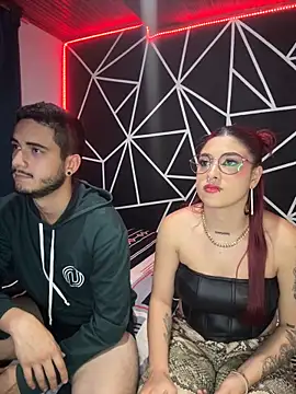 Snapshot of Makenzy_darly chatting on December 2025 04:39:02 AM Makenzy darly online show from December 2025 04:39:02 AM