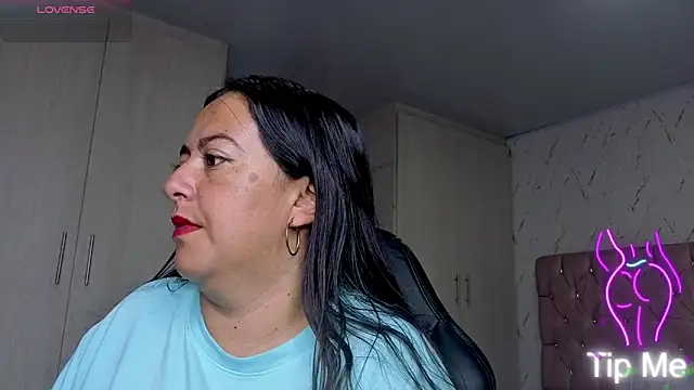 Snapshot of evelyn_harpeery chatting on February 2026 09:17:01 AM evelyn harpeery online show from February 2026 09:17:01 AM