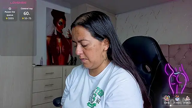 Snapshot of evelyn_harpeery chatting on February 2026 10:50:01 AM evelyn harpeery online show from February 2026 10:50:01 AM