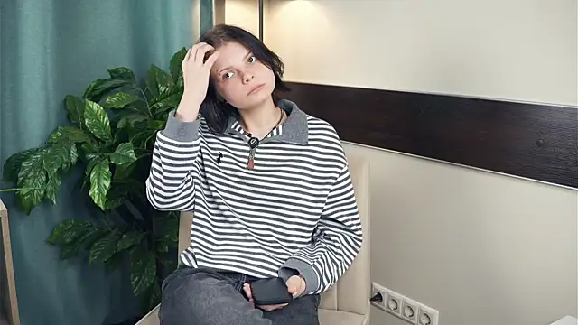 Snapshot of LurleneRanft chatting on December 2025 08:41:02 AM LurleneRanft online show from December 2025 08:41:02 AM