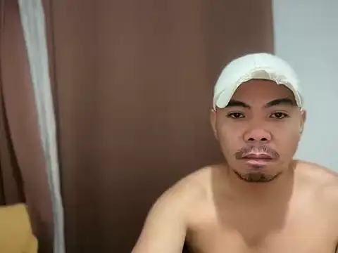 Snapshot of chubbybear_08 chatting on February 2026 04:04:02 PM chubbybear 08 online show from February 2026 04:04:02 PM