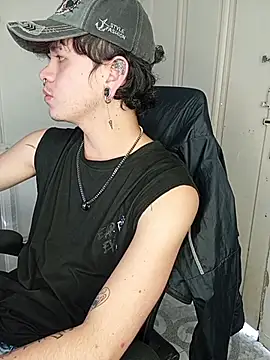 mathias crimson online show from December 2025 01:13:02 PM