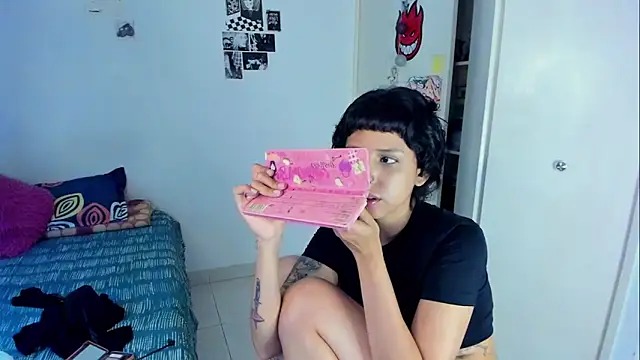 harakitty  online show from April 2026 10:28:02 PM