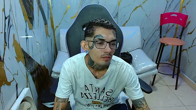 Boy tatto77 online show from March 2026 12:32:01 PM