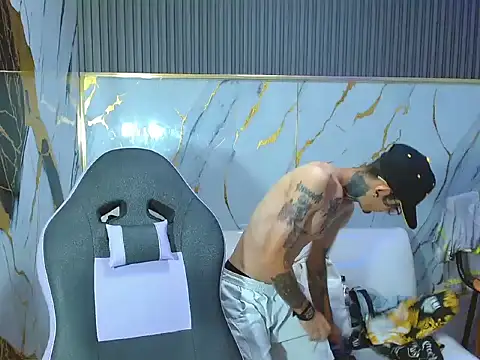 Boy tatto77 online show from April 2026 07:59:02 PM