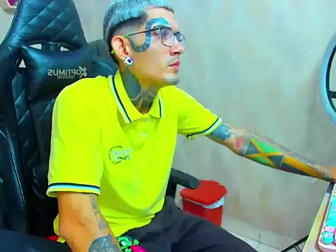 Boy tatto77 online show from February 2026 05:10:02 PM