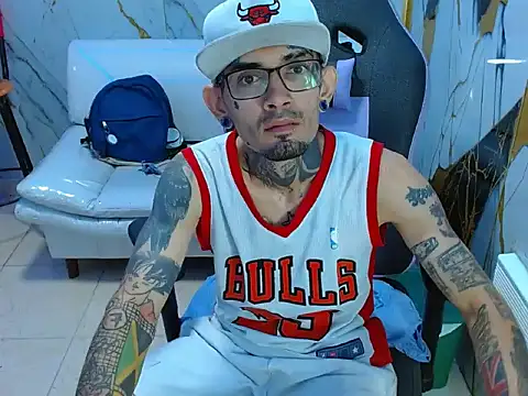 Snapshot of Boy_tatto77 chatting on May 2026 11:39:01 AM Boy tatto77 online show from May 2026 11:39:01 AM