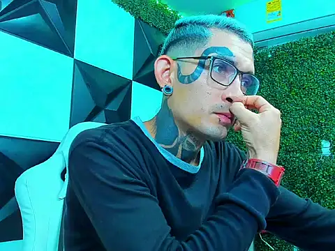 Boy tatto77 online show from January 2026 05:18:01 PM