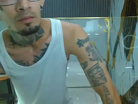 Snapshot of Boy_tatto77 chatting on May 2026 11:46:02 AM Boy tatto77 online show from May 2026 11:46:02 AM