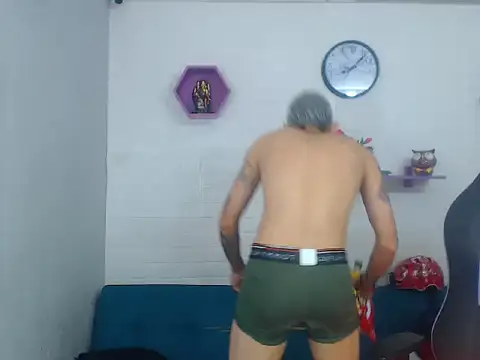 Boy tatto77 online show from January 2026 05:28:01 PM