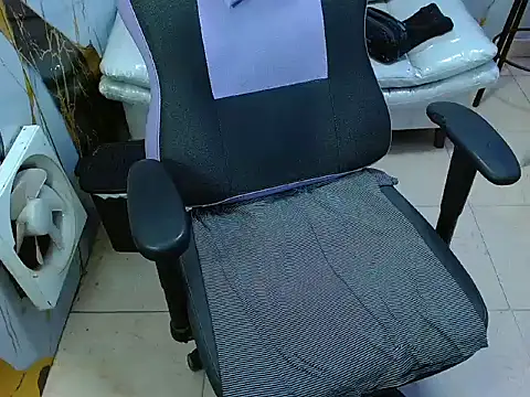 Boy tatto77 online show from March 2026 12:30:02 PM