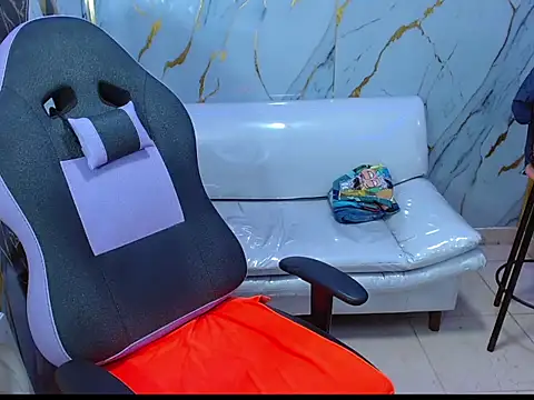 Boy tatto77 online show from February 2026 06:09:02 PM