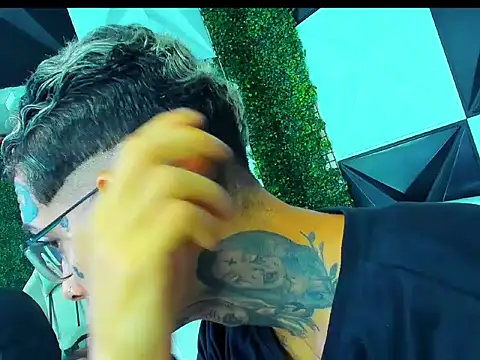 Boy tatto77 online show from March 2026 12:53:02 PM