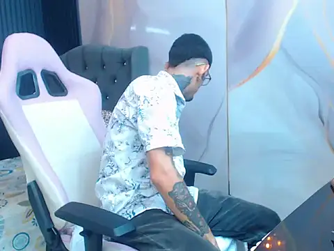 Snapshot of Boy_tatto77 chatting on May 2026 12:08:01 PM Boy tatto77 online show from May 2026 12:08:01 PM