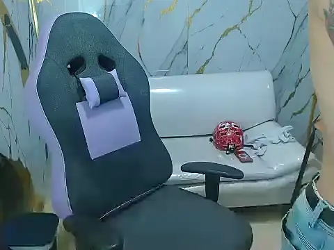 Boy tatto77 online show from January 2026 04:14:01 PM