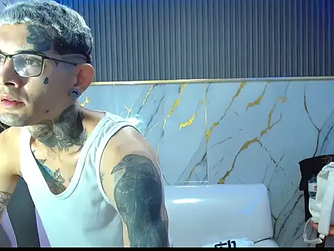 Boy tatto77 online show from February 2026 06:52:01 PM