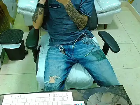 Boy tatto77 online show from March 2026 12:39:01 PM