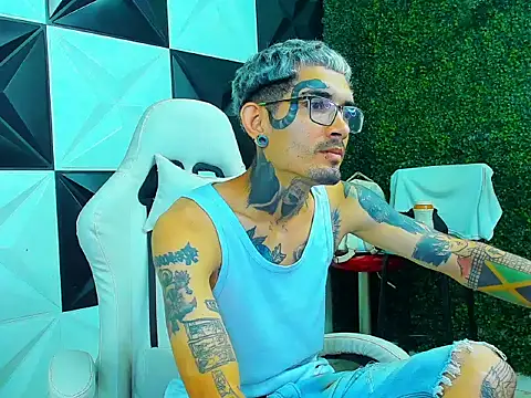 Boy tatto77 online show from February 2026 05:48:02 PM