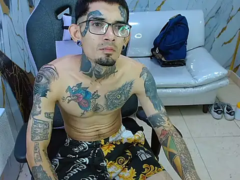 Snapshot of Boy_tatto77 chatting on May 2026 01:28:01 PM Boy tatto77 online show from May 2026 01:28:01 PM