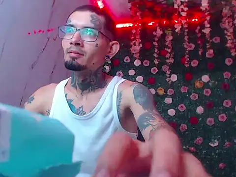 Boy tatto77 online show from April 2026 12:29:02 PM