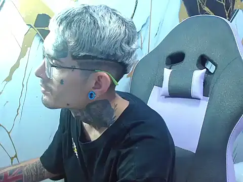 Boy tatto77 online show from February 2026 05:57:02 PM