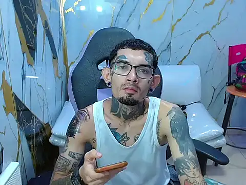 Snapshot of Boy_tatto77 chatting on May 2026 11:19:01 AM Boy tatto77 online show from May 2026 11:19:01 AM