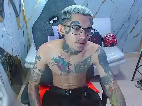 Boy tatto77 online show from January 2026 03:48:01 PM