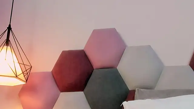 GahiaBelucci online show from March 2026 11:37:02 AM