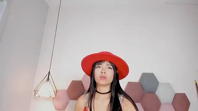 GahiaBelucci online show from April 2026 04:41:01 PM