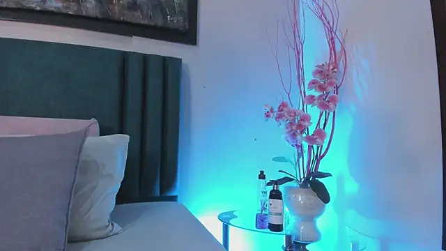 Snapshot of GahiaBelucci chatting on February 2026 06:18:02 PM GahiaBelucci online show from February 2026 06:18:02 PM