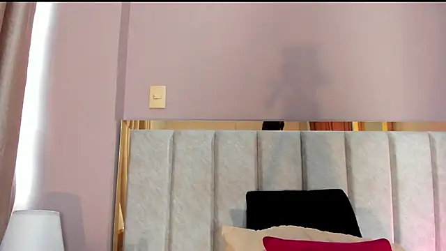 GahiaBelucci online show from April 2026 06:13:02 PM