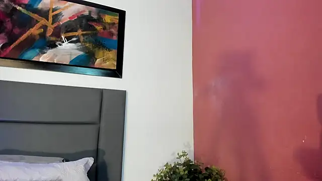 GahiaBelucci online show from May 2026 04:23:03 PM
