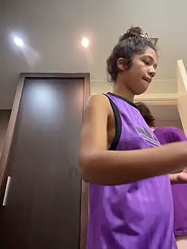 Snapshot of MikaScarlet chatting on April 2026 09:47:02 AM MikaScarlet online show from April 2026 09:47:02 AM