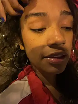 MikaScarlet online show from May 2026 08:26:02 PM