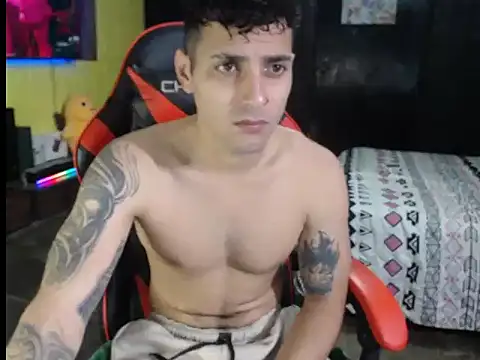 Snapshot of JustynAle2025 chatting on December 2025 10:54:02 PM JustynAle2025 online show from December 2025 10:54:02 PM