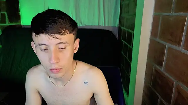 Snapshot of purepleasure777 chatting on December 2025 11:32:02 PM purepleasure777 online show from December 2025 11:32:02 PM