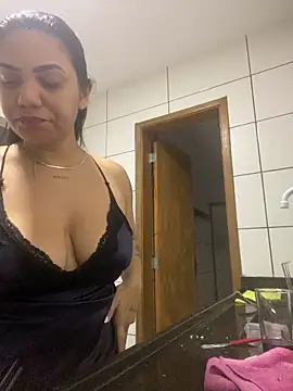 Nini  online show from May 2026 10:21:02 PM