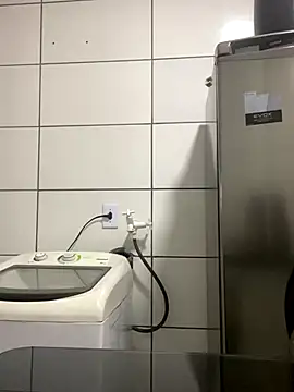 Nini  online show from December 2025 11:21:02 PM