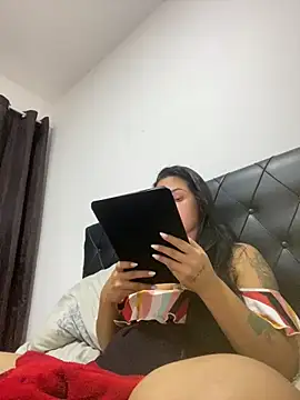 Nini  online show from February 2026 06:19:01 PM