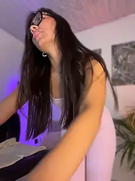 Nicollewest1 online show from May 2026 01:42:02 AM
