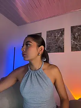 Nicollewest1 online show from May 2026 10:51:01 PM