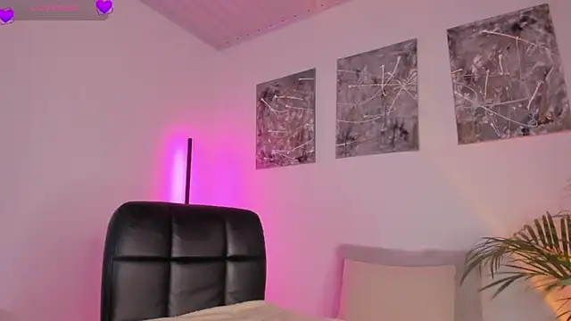 Nicollewest1 online show from May 2026 02:16:02 AM