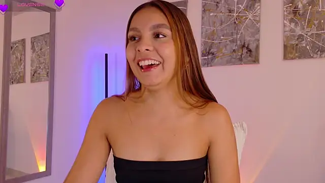 Nicollewest1 online show from July 2026 07:04:02 PM