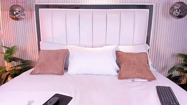 FiorelaSton online show from April 2026 04:13:02 AM