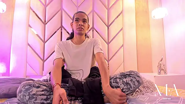 Max Ari online show from January 2026 04:05:01 AM