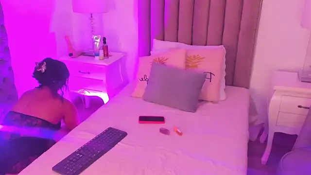 amber  ferrera online show from February 2026 11:39:02 AM