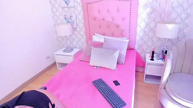 amber  ferrera online show from January 2026 07:54:02 PM